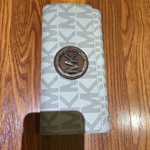 Michael kors wallet
